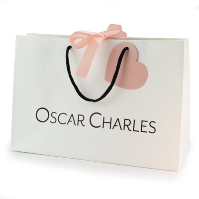 Oscar Charles Medium regalo borsa crema di colore con logo nero